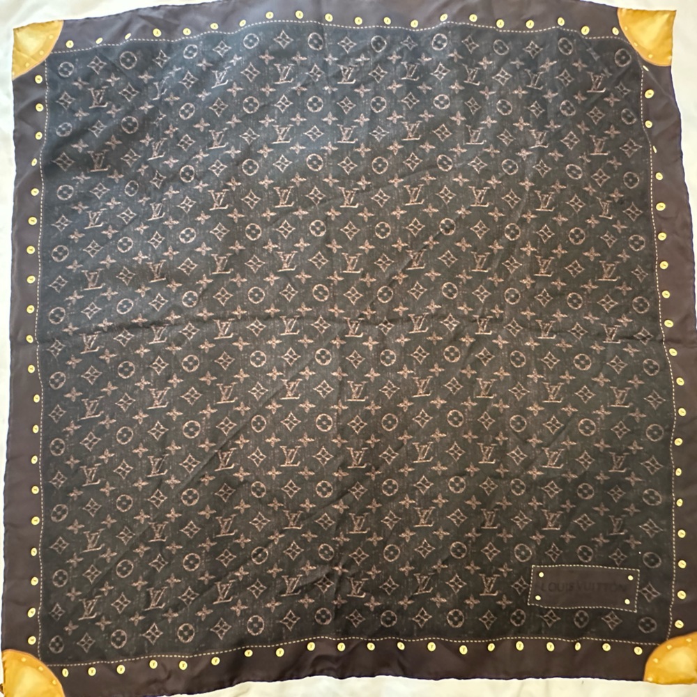 VINTAGE LOUIS VUITTON SCARF